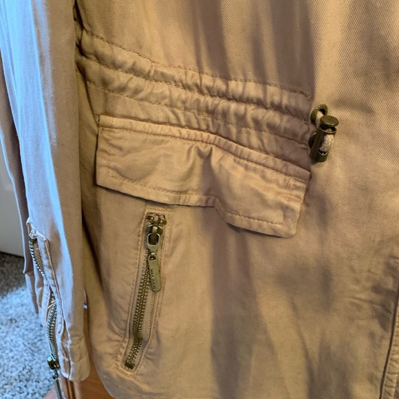 Jacket - Picture 4 of 5